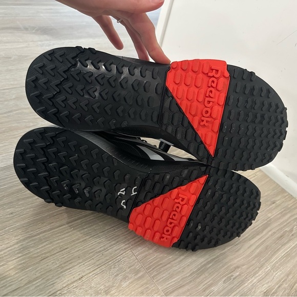 Reebok Lavante Trail Black red Flare sneakers - Picture 6 of 8